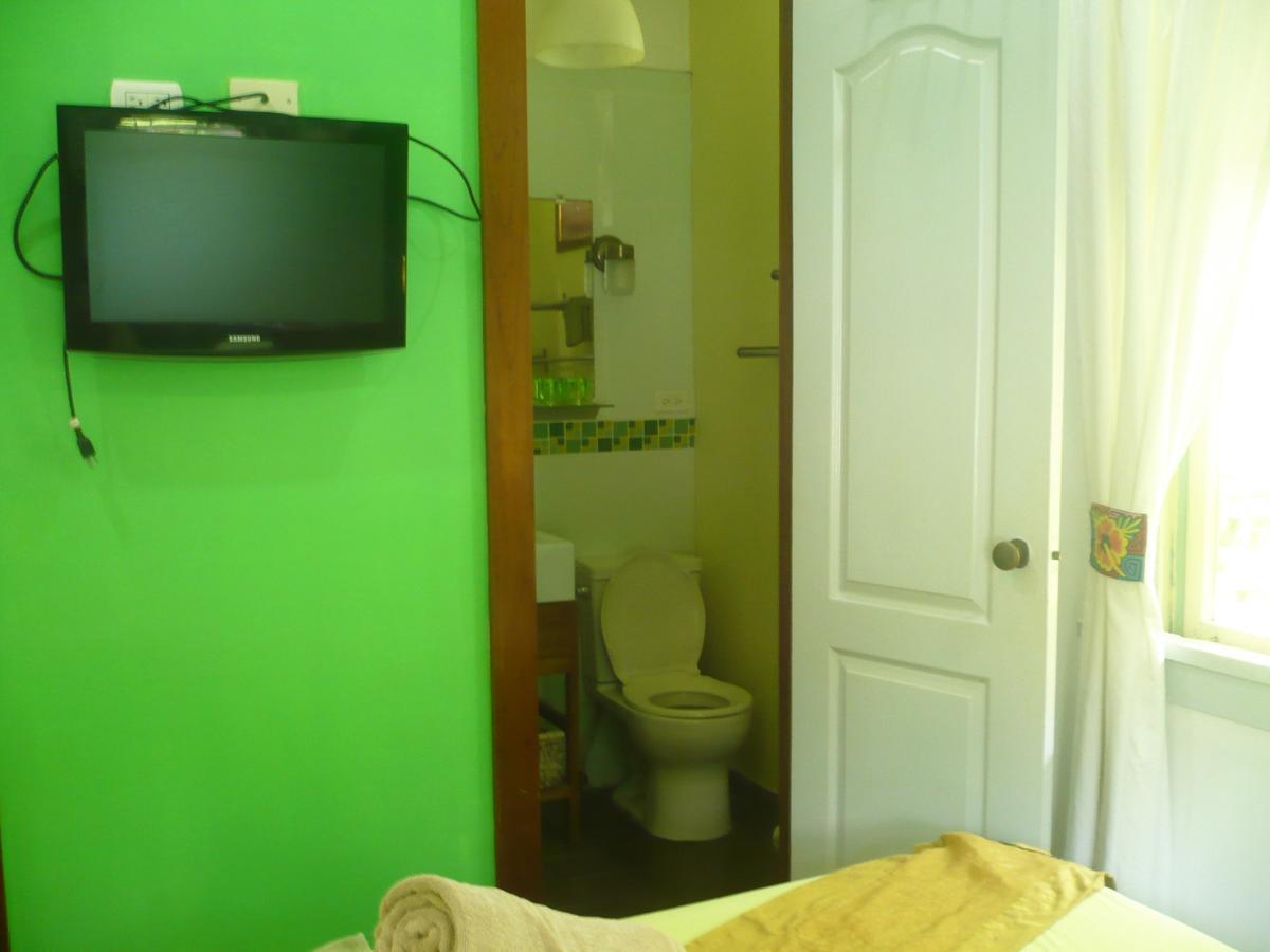 Dos Palmitos Bed And Breakfast Панама Сити Екстериор снимка